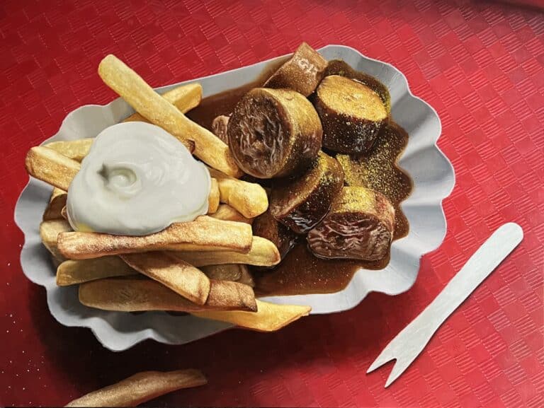 Currywurst_mit_Pommes1